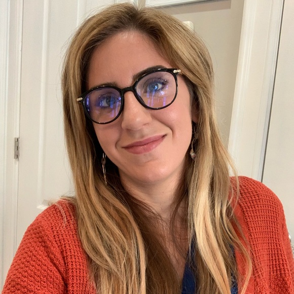 Meet your Posher, Lisa - Picture 1 of 1